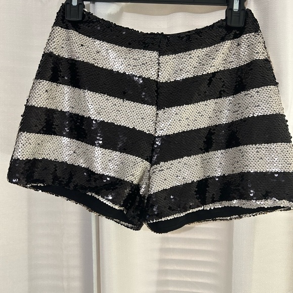 Selling festive pant set - Picture 3 of 5